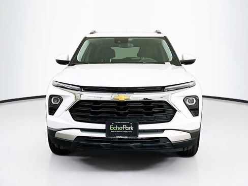 Used 2025 Chevrolet TrailBlazer LT image 2