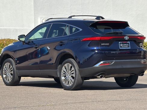 Used 2022 Toyota Venza XLE AWD/4WD image 7