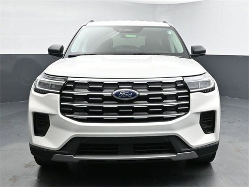 New 2025 Ford Explorer Active image 5