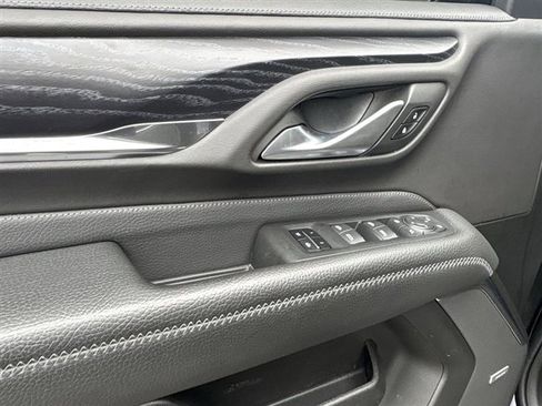 Used 2022 GMC Yukon Denali w/ Denali Premium Package image 24