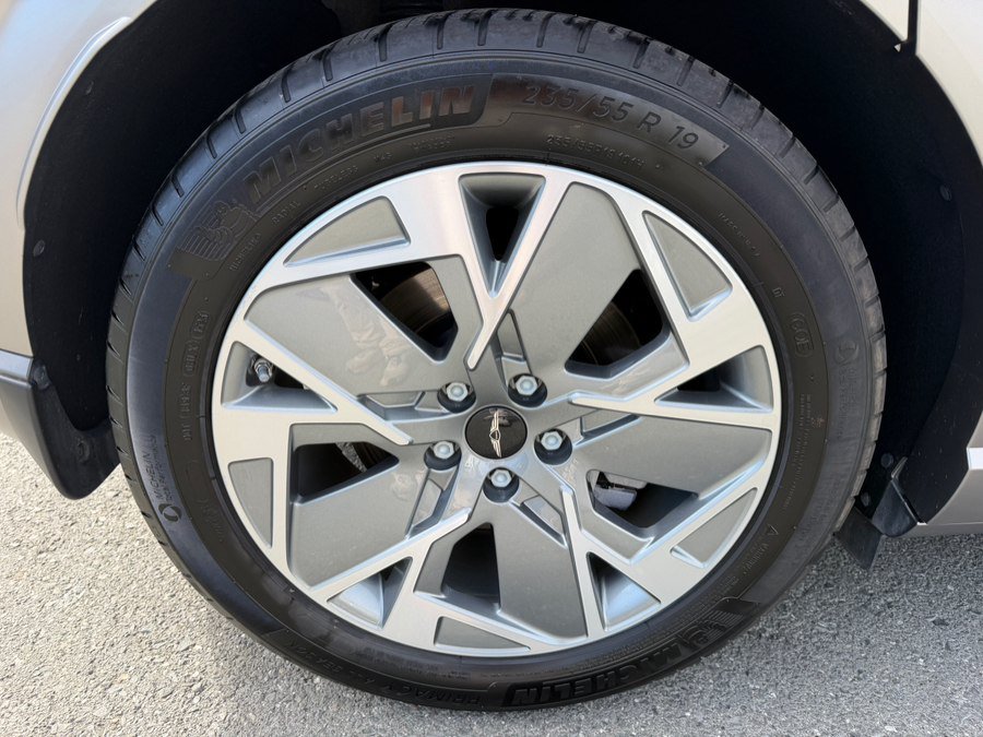 Used 2024 Genesis GV60 RWD image 56