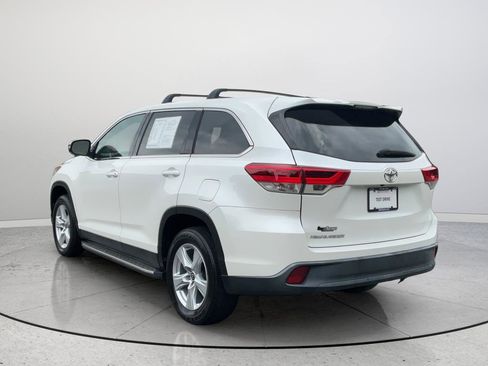 Used 2019 Toyota Highlander LE FWD image 9