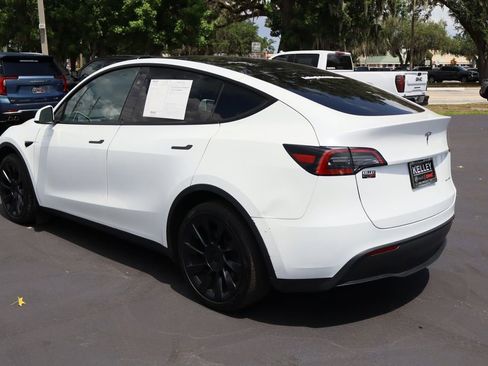 Used 2024 Tesla Model Y Long Range AWD/4WD image 7