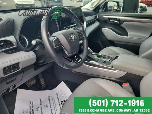 Certified 2021 Toyota Highlander Platinum image 10