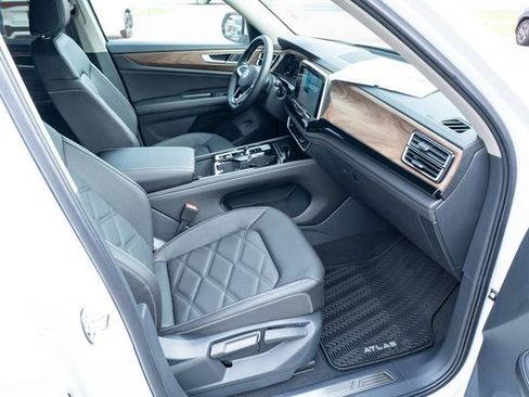 New 2026 Volkswagen Atlas SE image 41