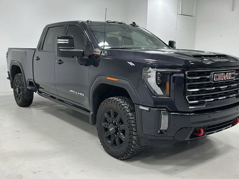 Used 2024 GMC Sierra 2500 AT4 w/ AT4 Premium Plus Package image 8