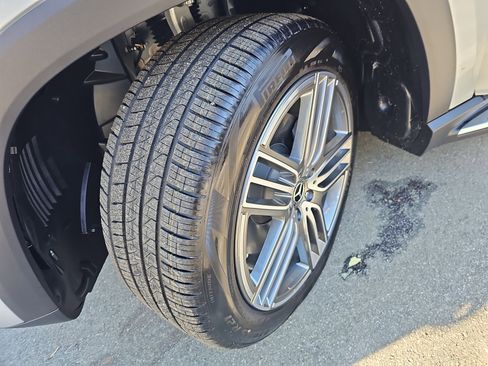 New 2026 Mercedes-Benz GLS 450 4MATIC image 35