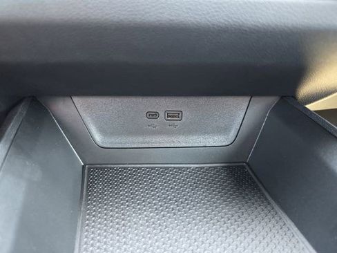 New 2026 Chevrolet Equinox LT w/ Convenience Package II FWD image 23