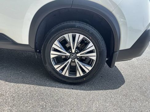 Used 2023 Nissan Rogue SV FWD image 31