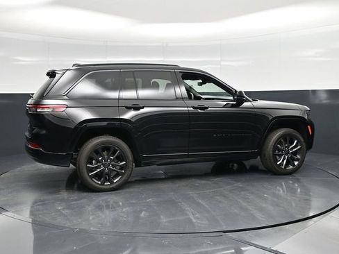 New 2026 Jeep Grand Cherokee Limited AWD/4WD image 13
