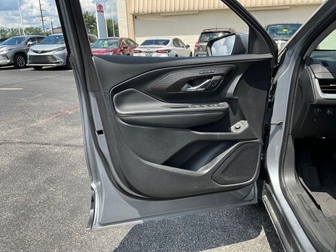 Used 2023 GMC Terrain SLT w/ LPO, Floor Liner Package FWD image 18