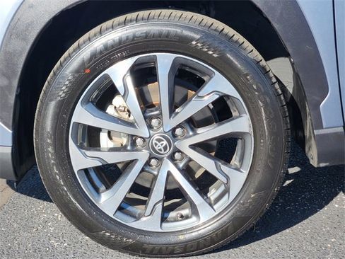 Certified 2024 Toyota Corolla Cross XLE image 8