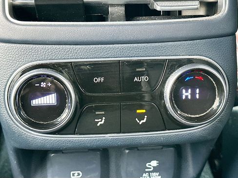 Used 2023 Genesis GV70 2.5T w/ Sport Prestige Package image 27