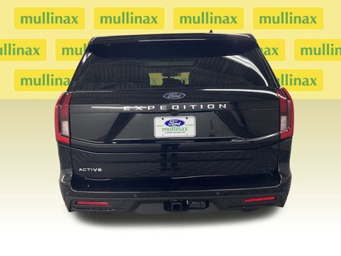 New 2025 Ford Expedition Active image 7