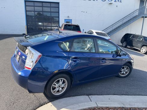 Used 2011 Toyota Prius Five image 11