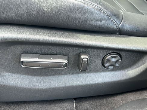 Used 2018 Honda CR-V Touring image 15