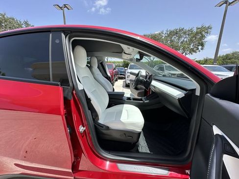 Used 2021 Tesla Model Y 2WD image 32