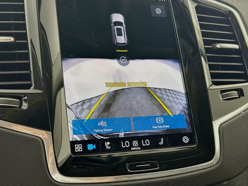 Used 2024 Volvo XC90 B6 Plus image 22