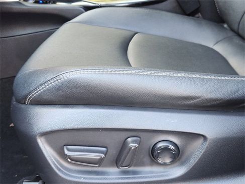 Certified 2024 Toyota Corolla Cross XLE image 18