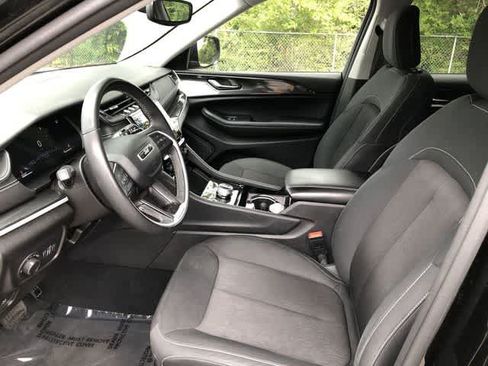 Used 2023 Jeep Grand Cherokee L Laredo w/ Luxury Tech Group I AWD/4WD image 11
