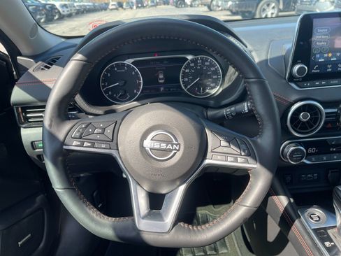 Used 2025 Nissan Sentra SR w/ SR Premium Package image 25
