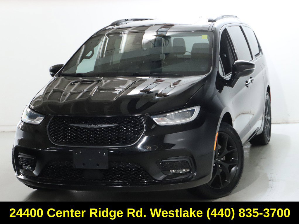 Used 2025 Chrysler Pacifica Limited FWD image 3