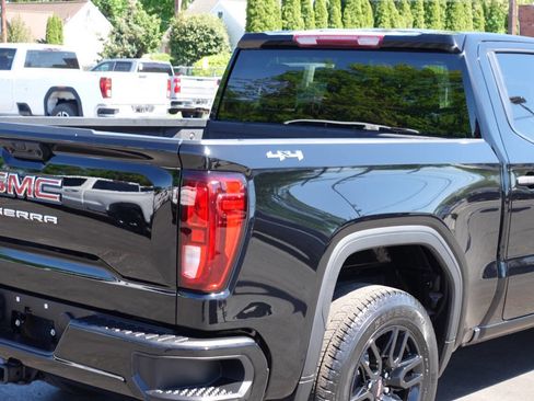 Used 2023 GMC Sierra 1500 Pro w/ Graphite Edition AWD/4WD image 11