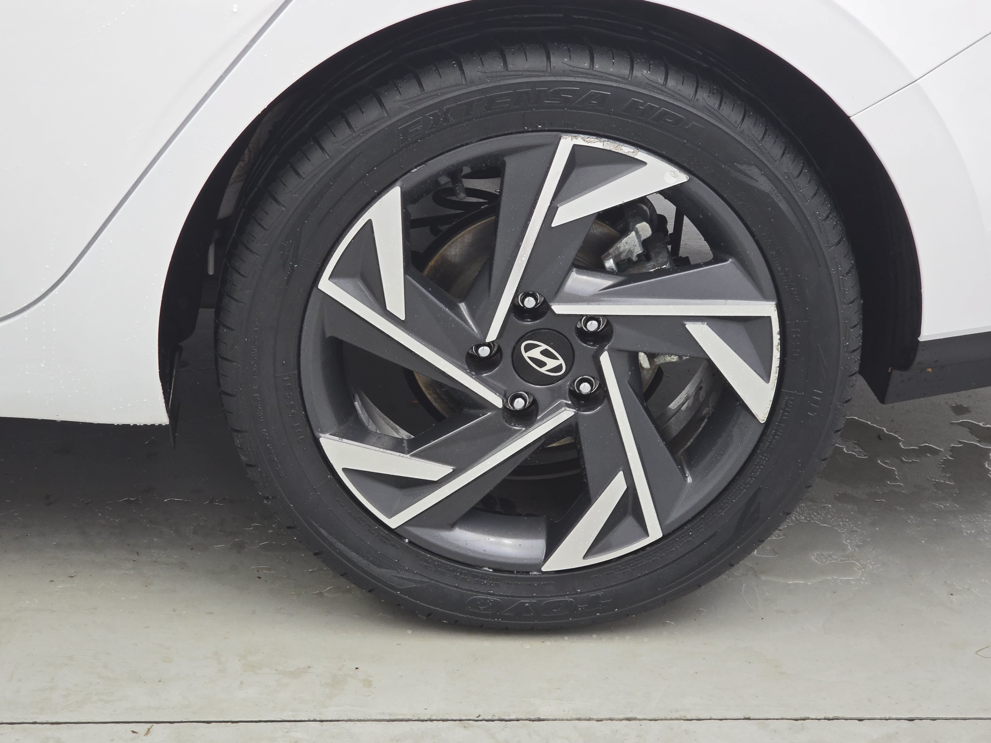 Used 2025 Hyundai Elantra Limited FWD image 33