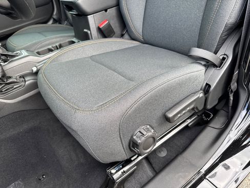 New 2025 Jeep Gladiator Sport image 15