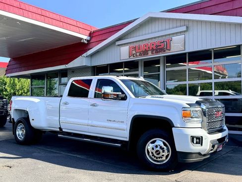 Used 2019 GMC Sierra 3500 Denali w/ Duramax Plus Package AWD/4WD image 1