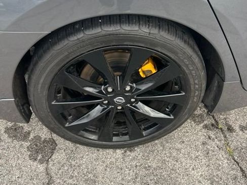 Used 2023 Nissan Maxima SR w/ Sport Mat Group FWD image 36