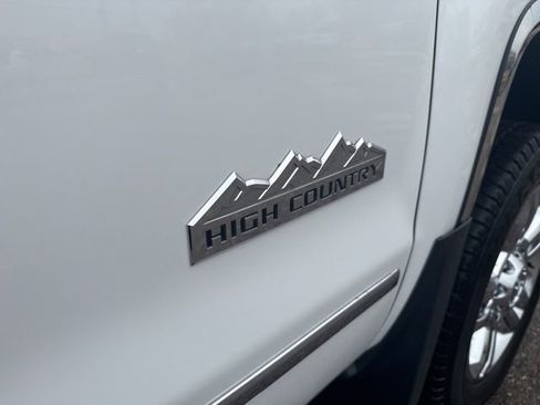 Used 2017 Chevrolet Silverado 2500 High Country w/ Duramax Plus Package image 7