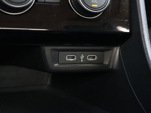 Used 2024 Volkswagen Jetta SE FWD image 23