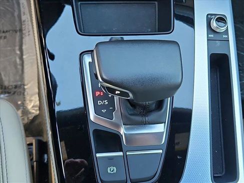 Certified 2025 Audi Q5 2.0T Premium Plus w/ Premium Plus Package image 12