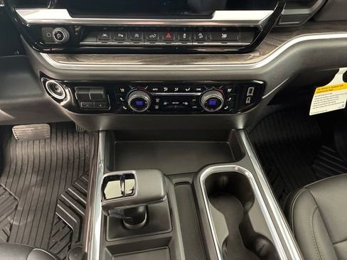 Used 2022 Chevrolet Silverado 1500 LTZ w/ Technology Package image 21