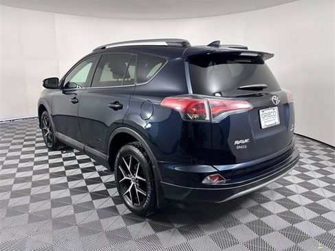 Used 2017 Toyota RAV4 SE image 6