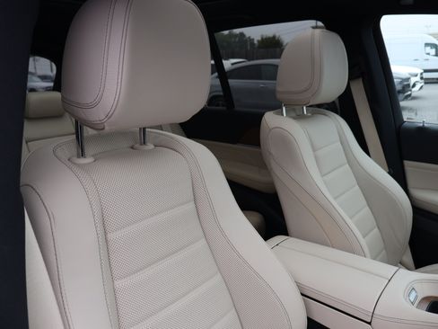Certified 2025 Mercedes-Benz GLE 450 4MATIC image 30