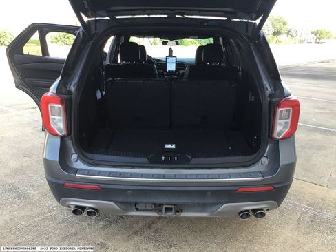 Used 2022 Ford Explorer Platinum w/ Equipment Group 601A AWD/4WD image 18