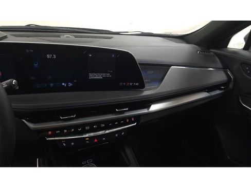 Used 2024 Cadillac XT4 Sport image 10