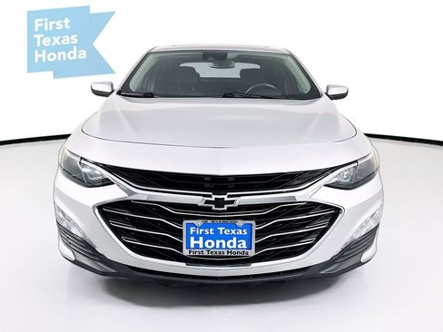 Used 2019 Chevrolet Malibu Hybrid w/ Leather Package image 2