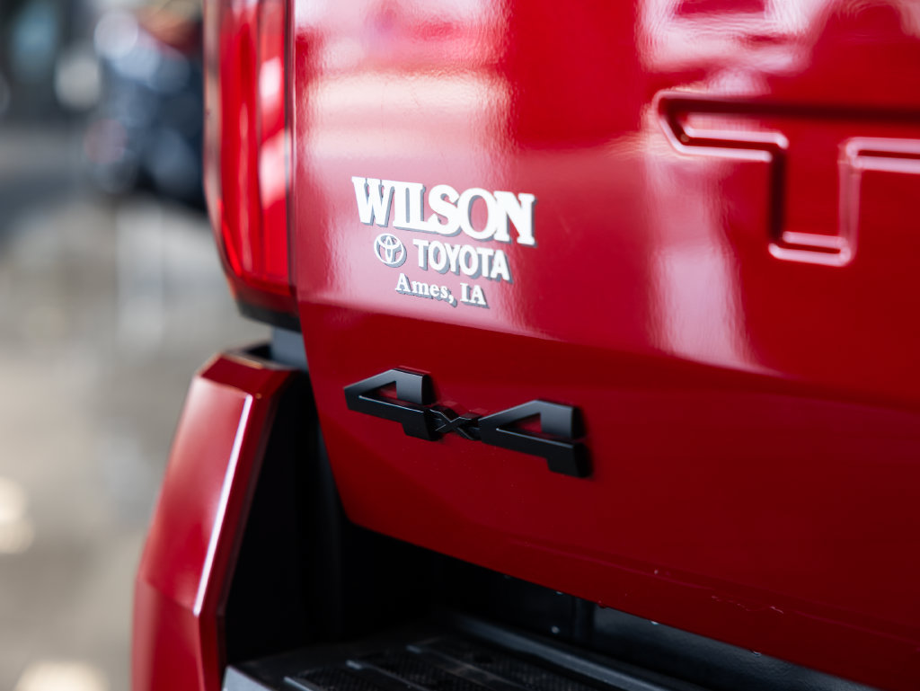 Certified 2025 Toyota Tacoma TRD Off-Road AWD/4WD image 7
