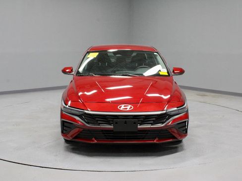 Used 2024 Hyundai Elantra SE FWD image 5