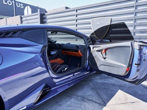 Used 2024 Lamborghini Huracan Tecnica image 32