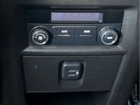 Used 2019 Chevrolet Traverse LT image 10