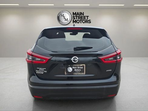 Used 2021 Nissan Rogue Sport S image 5