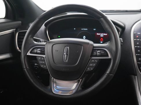 Used 2020 Lincoln Nautilus Premier AWD/4WD image 19