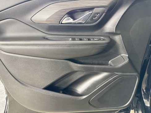Used 2023 GMC Terrain SLE FWD image 19