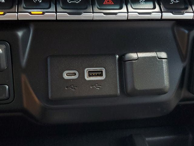 Used 2019 GMC Sierra 1500 SLT w/ SLT Premium Plus Package AWD/4WD image 34