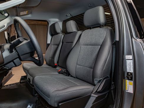 Used 2025 Ford F150 XL w/ Equipment Group 103A High image 18