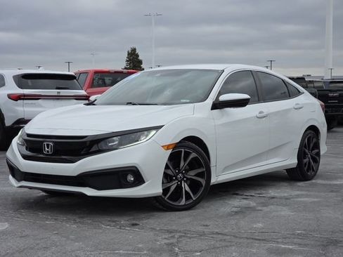 Used 2019 Honda Civic Sport image 2